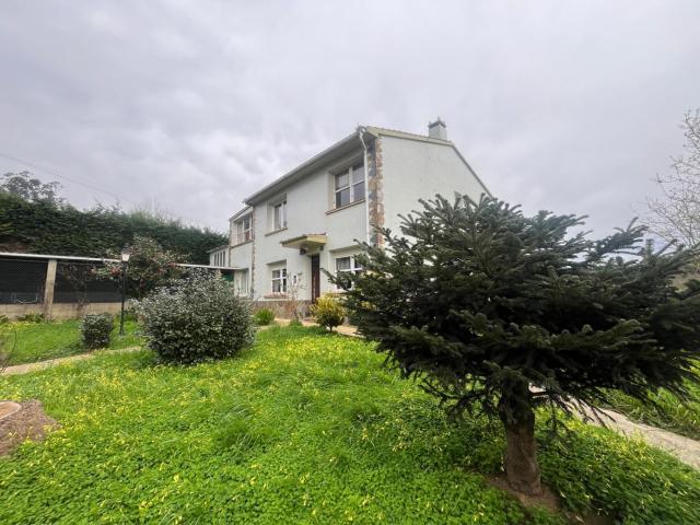 Casa en venta en Oleiros, A Coruña