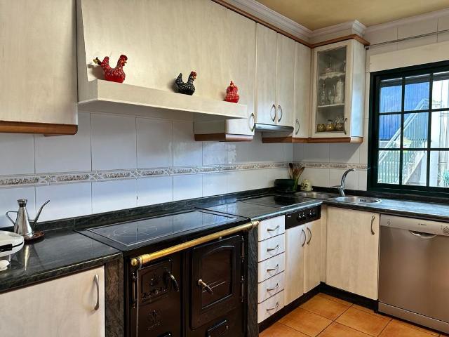 Casa en venta en Aríns, Santiago