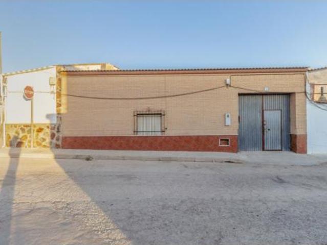 Casa en venta en La Puebla De Almoradiel, Toledo