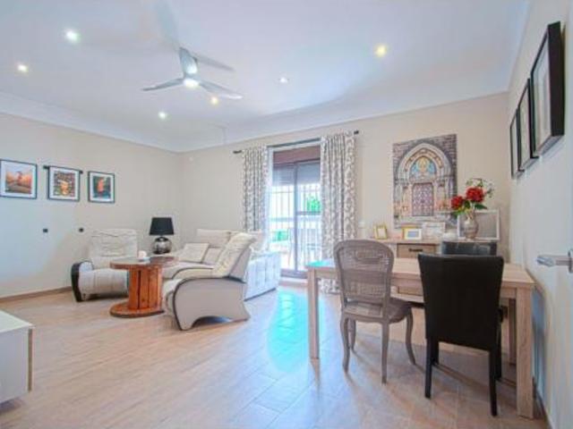 Casa en venta en La Rinconada, Andalucía