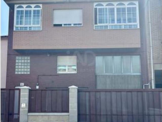 Casa en venta en La Robla, Castilla y León