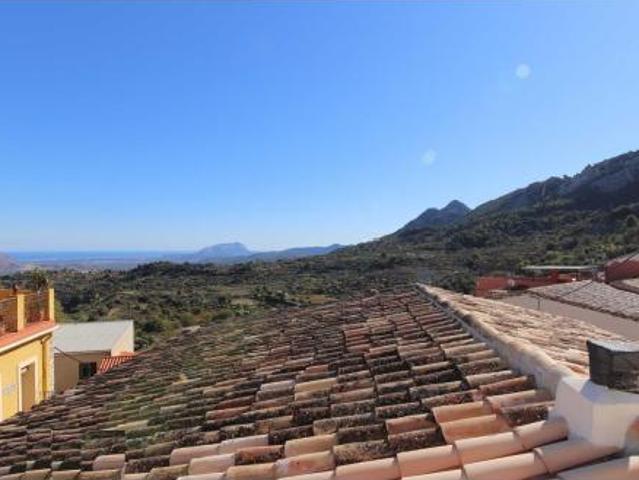 Piso en venta en La Vall De Laguar, Benimaurell