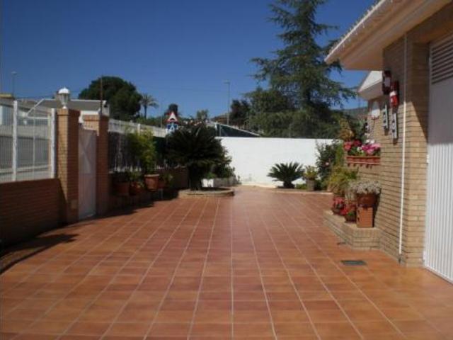 Casa en venta en L'alcúdia De Crespins, Urbanització Villa Aurora