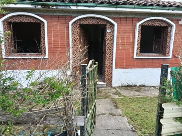 Casa en venta en Castandiello, Langreo