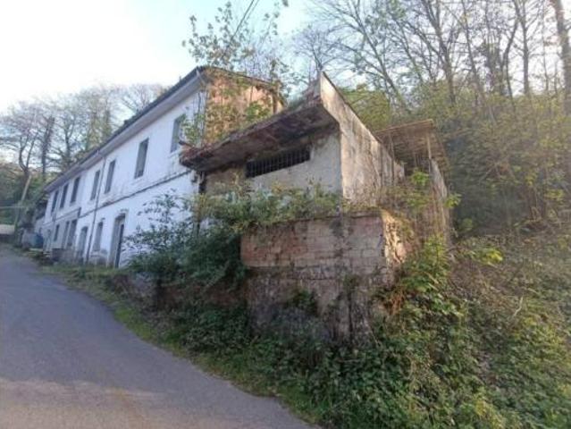 Casa en venta en Omedines, Langreo