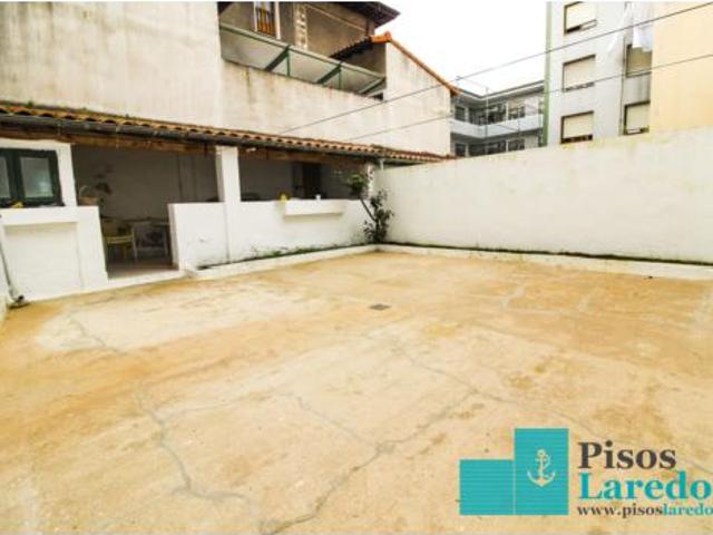 Casa en venta en Laredo