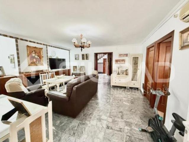 Casa en venta en Las Cabezas De San Juan, Andalucía