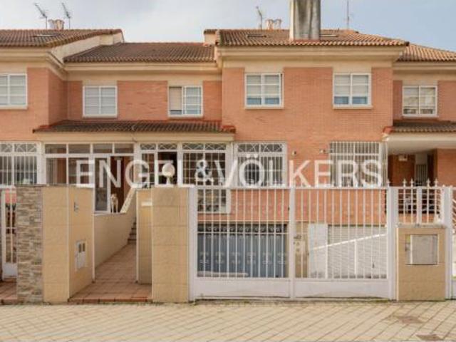 Casa en venta en Valdepelayo, Leganés
