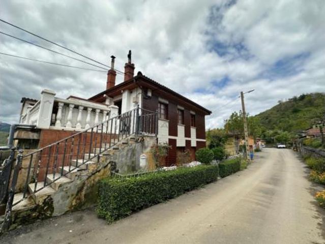 Casa en venta en Lena, Asturias