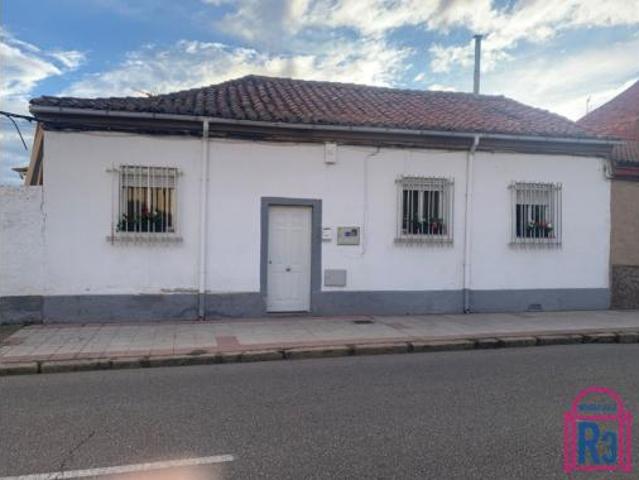 Casa en venta en Armunia, León
