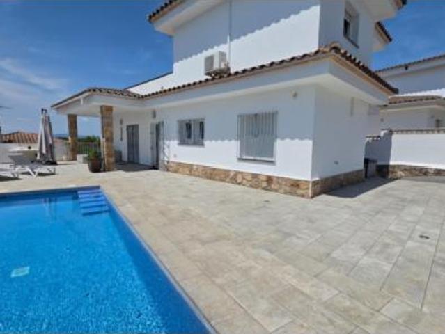 Casa en venta en Alt Empordà, Catalunya