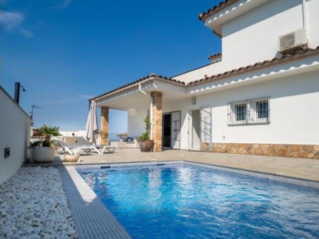 Casa en venta en Alt Empordà, Catalunya