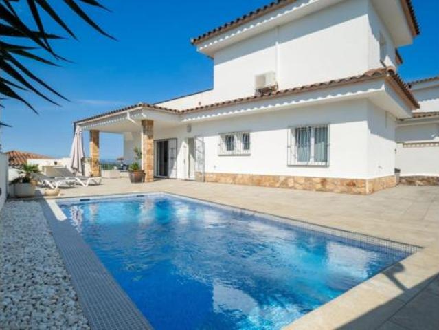 Casa en venta en Alt Empordà, Catalunya