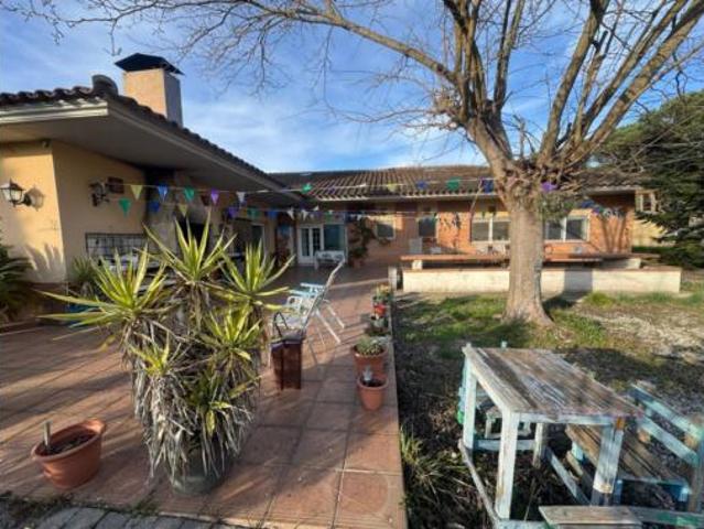 Casa en venta en Cantallops, Gironès