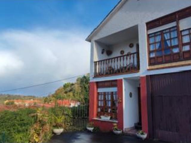 Casa en venta en Nueva, Llanes