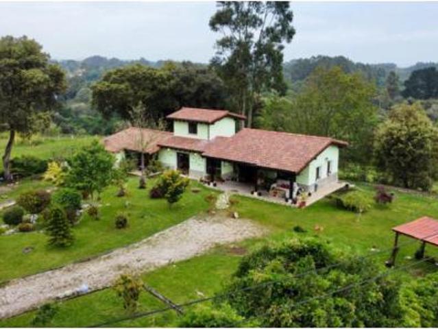 Casa en venta en Llanes, Urbanización La Barria