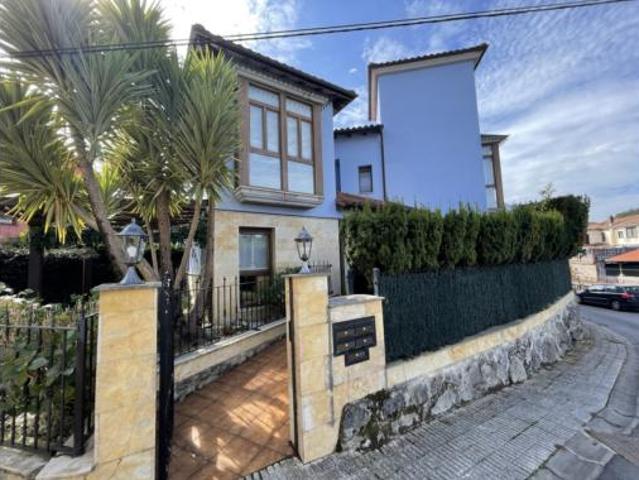 Casa en venta en Nueva, Llanes