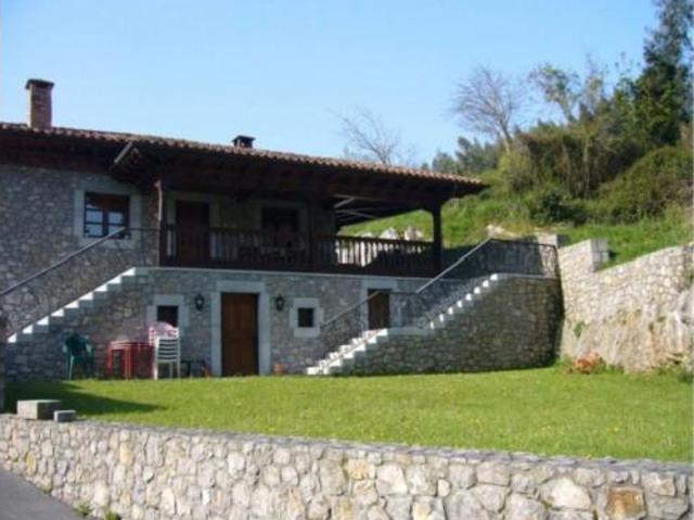 Casa en venta en Llanes, Urbanización La Barria