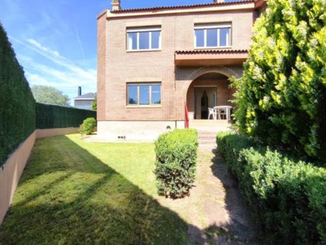 Casa en venta en Montesoria, Logroño