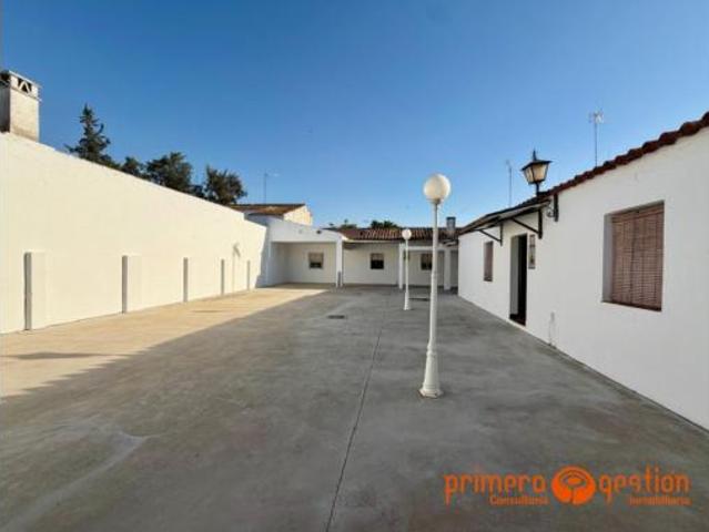 Casa en venta en Lora Del Río, Andalucía