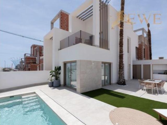 Casa en venta en Los Alcázares