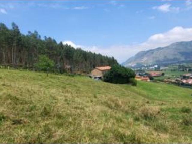 Casa en venta en Los Corrales De Buelna, Cantabria