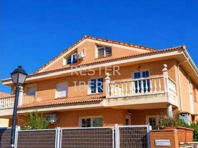 Casa en venta en Los Santos De La Humosa, Madrid