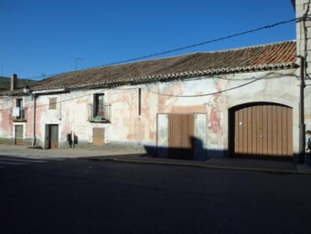 Casa en venta en Lozoyuela-navas-sieteiglesias