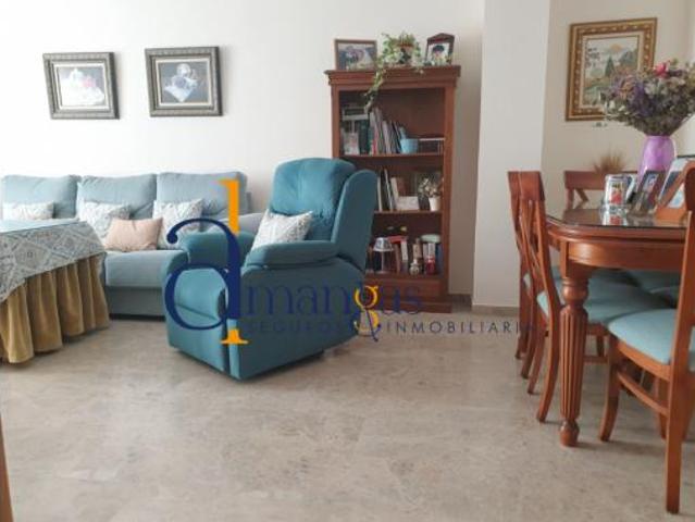 Casa en venta en Zona 1 (el Valle y Dehesa de la Villa), Lucena