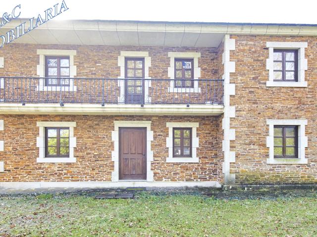 Casa en venta en Bazar, Lugo