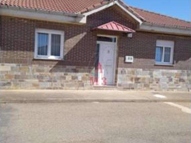 Casa en venta en Luyego, Castilla y León