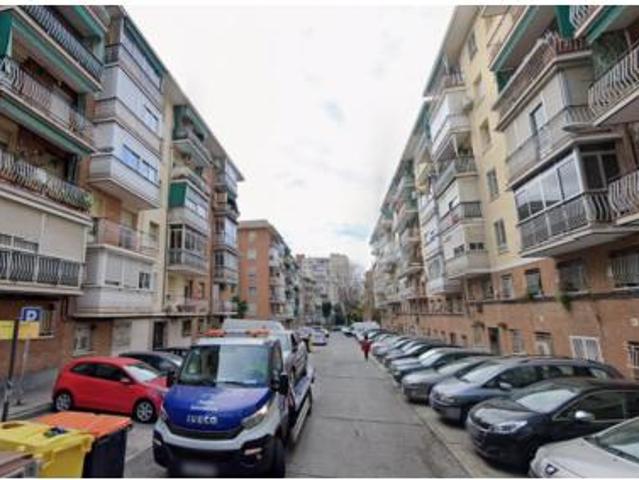 Casa en venta en Ciudad Lineal, Madrid
