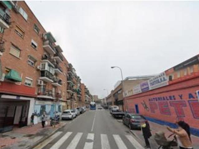 Casa en venta en San Fermín, Madrid