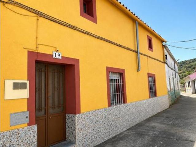 Casa en venta en Madroñera, Extremadura
