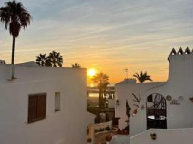 Casa en venta en Castillo de la Duquesa, Costa del Sol Occidental