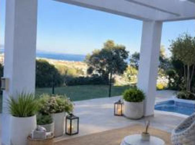 Casa en venta en Castillo de la Duquesa, Costa del Sol Occidental