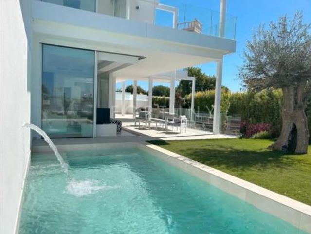 Casa en venta en La Carolina, Costa del Sol Occidental
