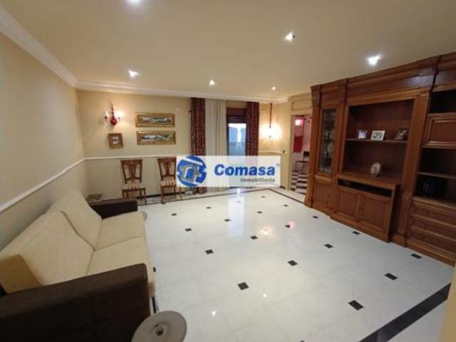 Casa en venta en Martos, Andalucía