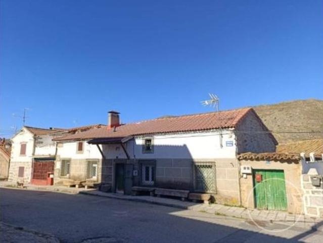 Casa en venta en Mengamuñoz, Ávila