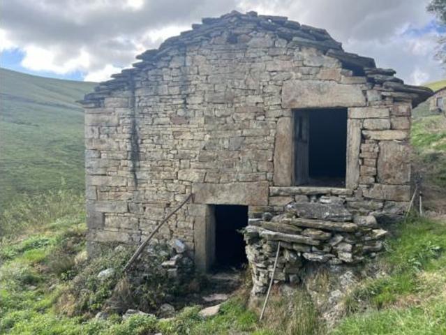 Casa en venta en Miera, Cantabria