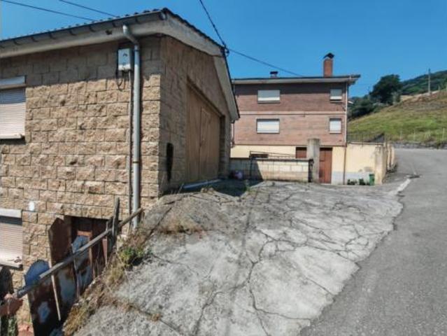 Casa en venta en Santa Marina, Mieres