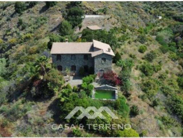 Villa en venta en Moclinejo