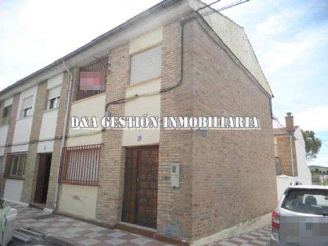 Casa en venta en Guadahortuna