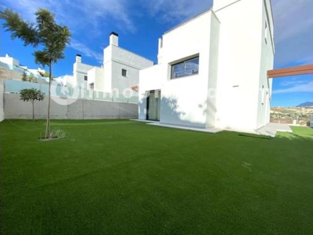 Chalet en venta en Bonalba, l'Alacantí