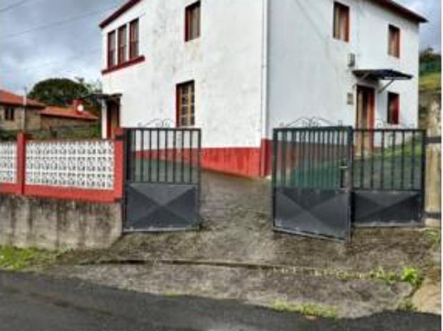 Casa en venta en Pedroso, Ferrol