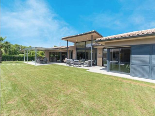 Casa en venta en Alt Empordà, Catalunya