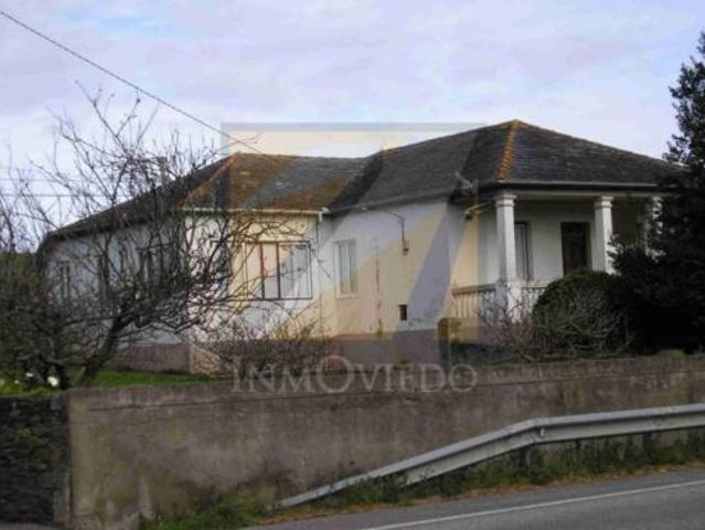 Casa en venta en Navia, Asturias