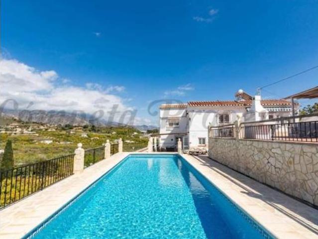 Casa en venta en Maro, La Axarquía