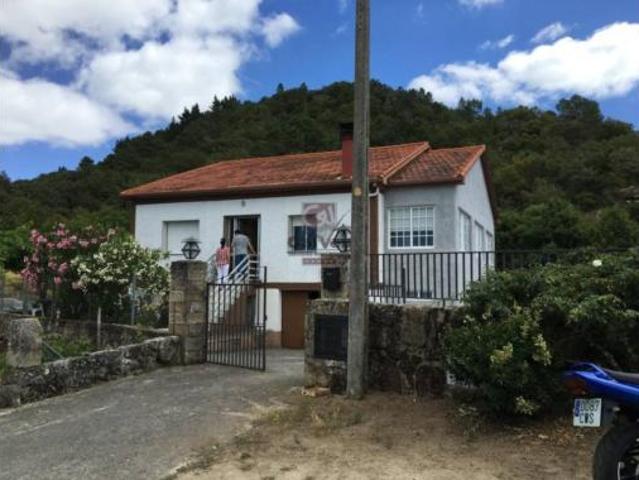 Casa en venta en Nogueira De Ramuín