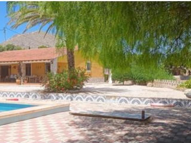 Casa en venta en La Cruz, el Vinalopó Mitjà / El Vinalopó Medio